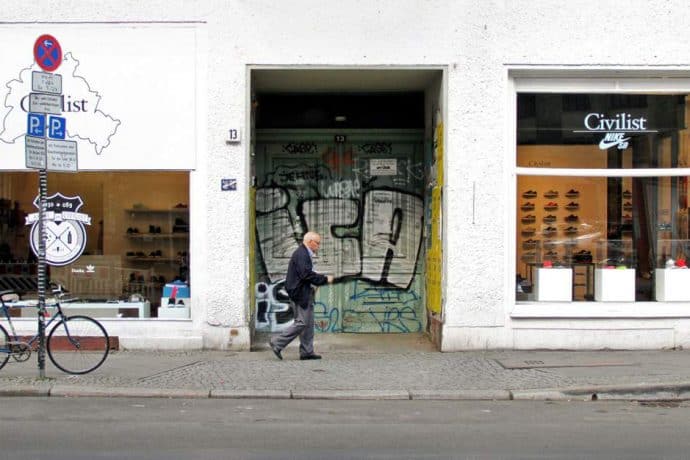 storefront 1520x626